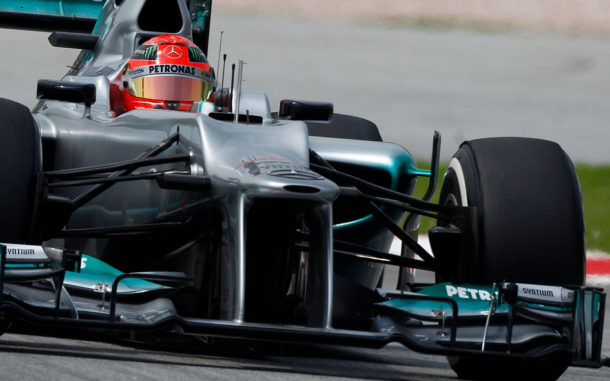 ノーズ先端にFダクト用の吸気口が設けられたメルセデスGPの2012年型F1マシン「W03」、2012年F1マレーシアGPにて