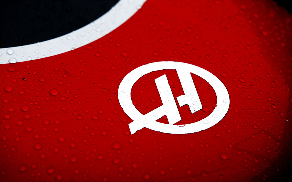 ハースF1チームのロゴ
