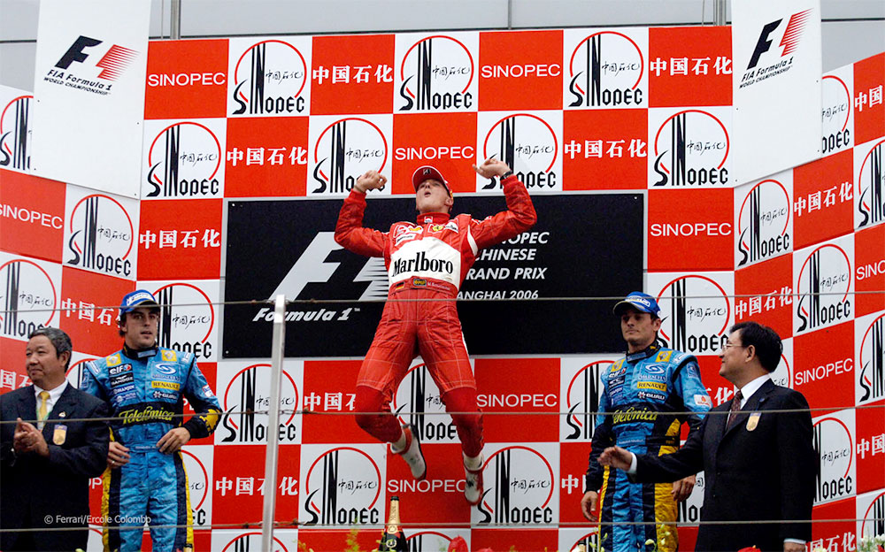 2006年のF1中国GPで優勝したミハエル・シューマッハ