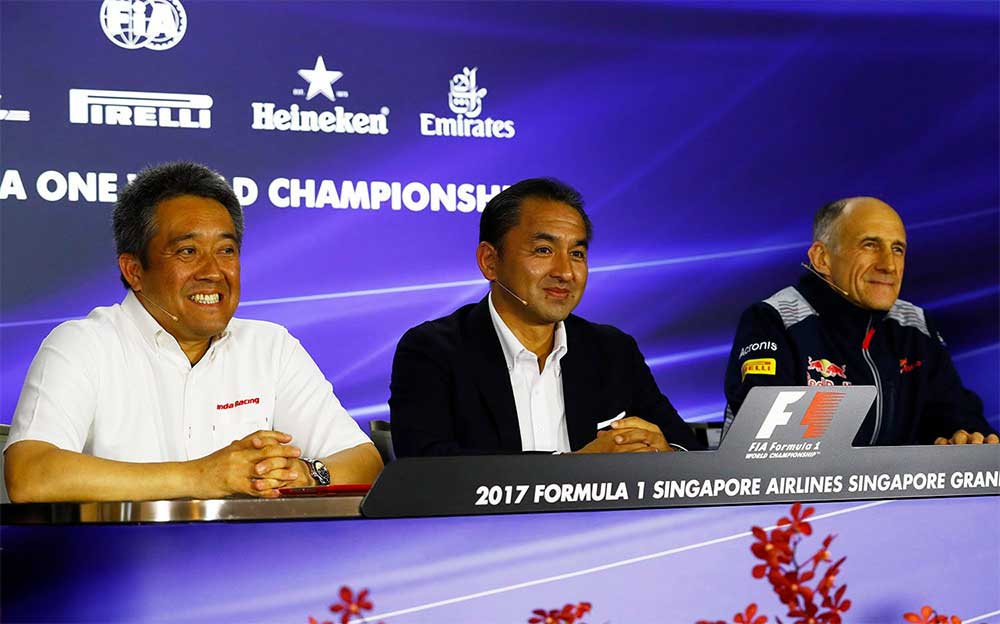 F1シンガポールGP記者会見に出席した山本雅史と森山克英、フランツ・トストの3氏