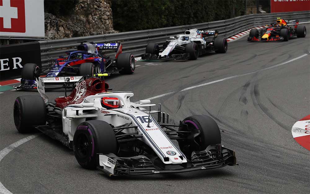 F1モナコGPで争うシャルル・ルクレールとブレンドン・ハートレー