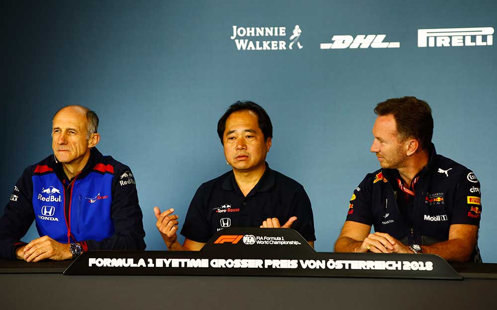 F1オーストリアGPの公式記者会見に出席した田辺豊治、フランツ・トスト、クリスチャン・ホーナー