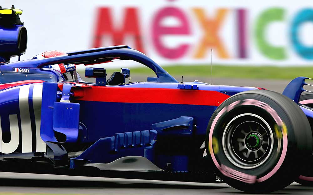 ハイパーソフトタイヤを履いて走行するトロロッソ・ホンダSTR13、F1メキシコGPにて 2018年10月27日