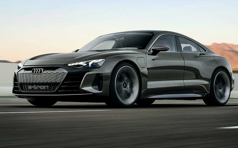 4ドアクーペの電気自動車コンセプト「Audi e-tron GT concept」フロント側