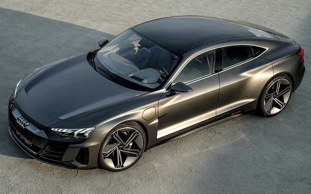 4ドアクーペの電気自動車コンセプト「Audi e-tron GT concept」の俯瞰