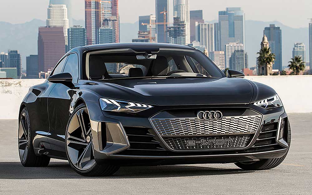 4ドアクーペの電気自動車コンセプト「Audi e-tron GT concept」