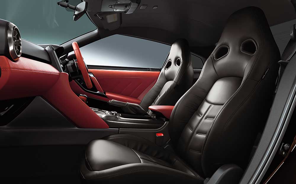 Amber Red Leather Interior & Urban Black Leather Front Seat、NISSAN GT-R 50台限定 特別仕様「大坂なおみ選手 日産ブランドアンバサダー就任記念モデル」
