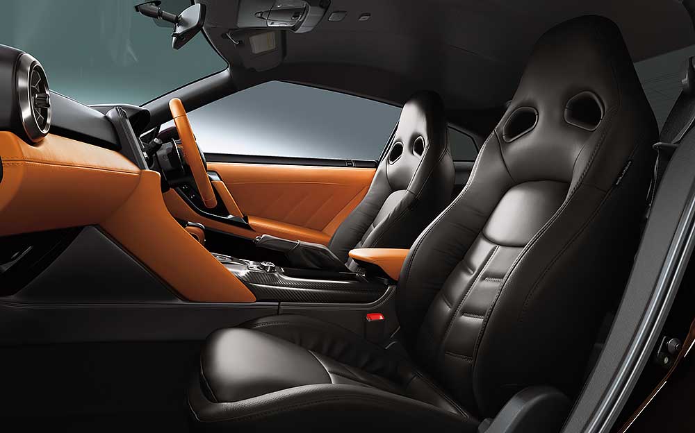 Tan Leather Interior & Urban Black Leather Front Seat、NISSAN GT-R 50台限定 特別仕様「大坂なおみ選手 日産ブランドアンバサダー就任記念モデル」