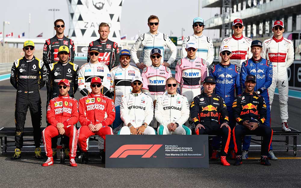 2018年F1世界選手権に参戦した20名のF1ドライバーの集合写真、アブダビGPにて