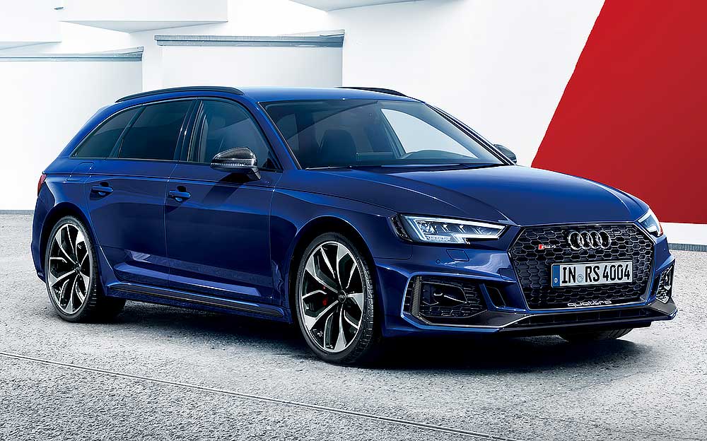 新型 Audi RS 4 Avantの全景