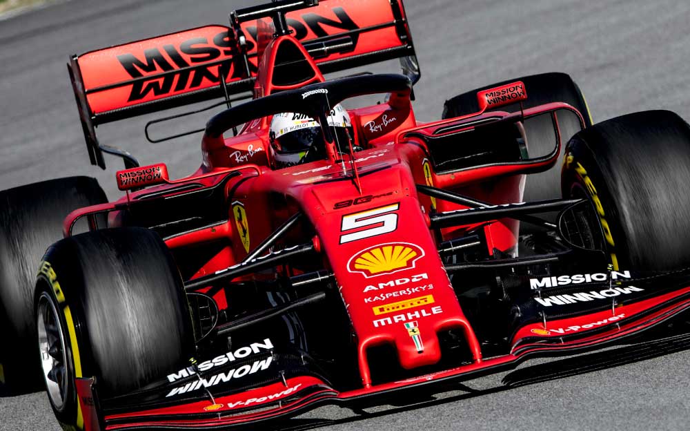 カタロニア・サーキットを周回するスクーデリア・フェラーリのセバスチャン・ベッテル、F1バルセロナ合同テストにて