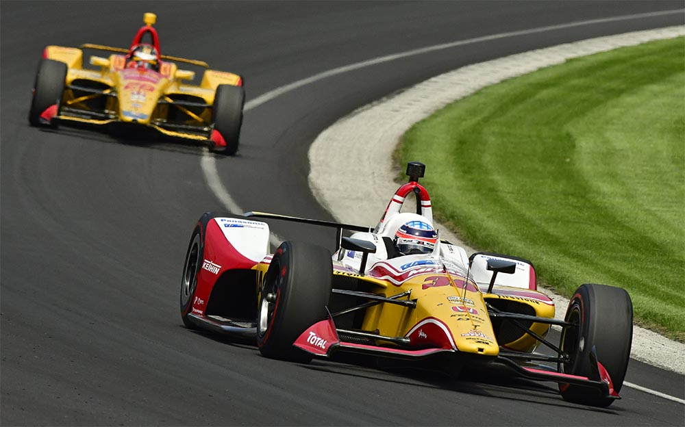 インディアナポリス・モーター・スピードウェイを走行するレイホール・レターマン・ラニガン・レーシングの佐藤琢磨、2019年インディ500プラクティス2