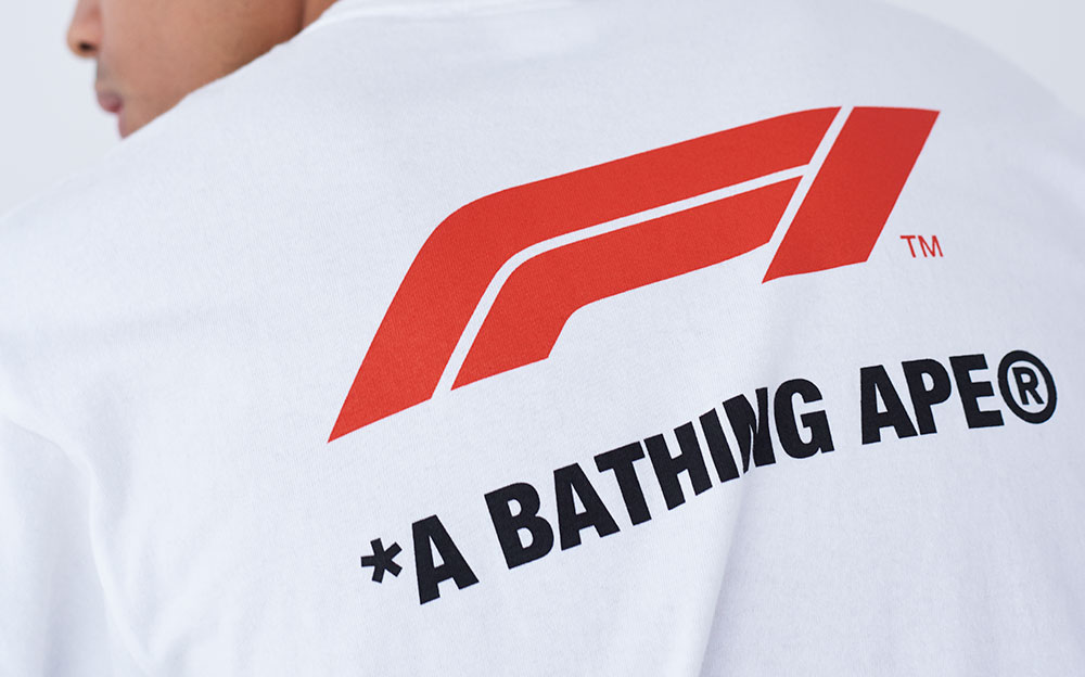F1とベイプのコラボレーションTシャツ