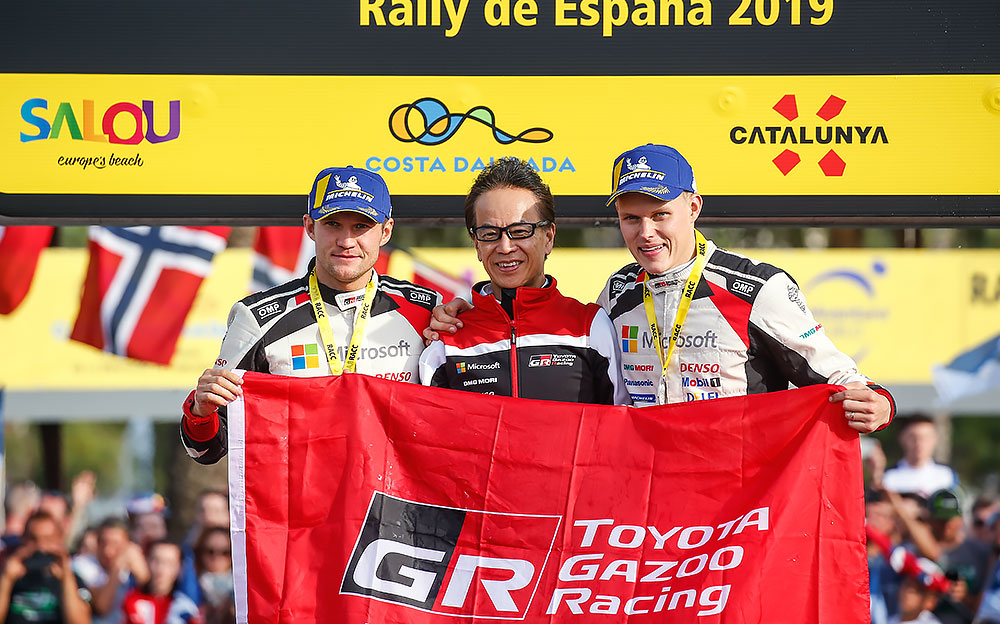 オィット・タナックとマルティン・ヤルヴェオヤと友山茂樹プレジデント、WRC第13戦スペインにて