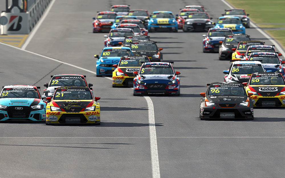 Esports WTCR race action 2019