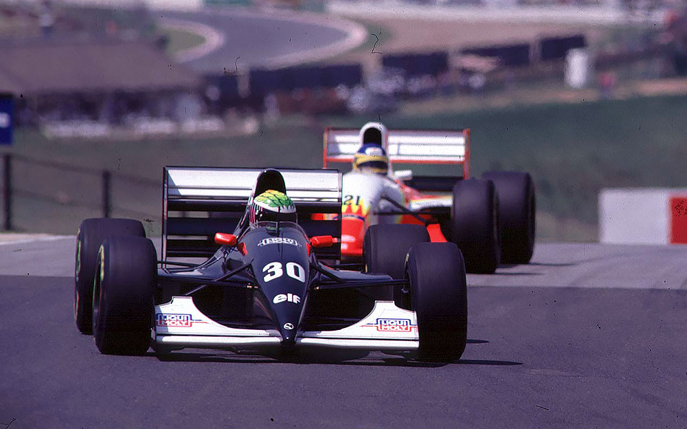 イルモア3.5リッターV10エンジンを積むザウバーC12（F1参戦初マシン）を駆るJ.J.レート、1993年開幕南アフリカGP キャラミGPサーキットにて
