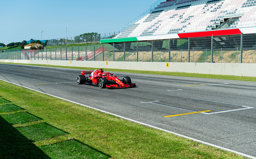 ムジェロ・サーキットを走行するフェラーリ2018年マシン「SF71H」、2020年開幕オーストリアGPに向けたフェラーリのプライベートテストにて