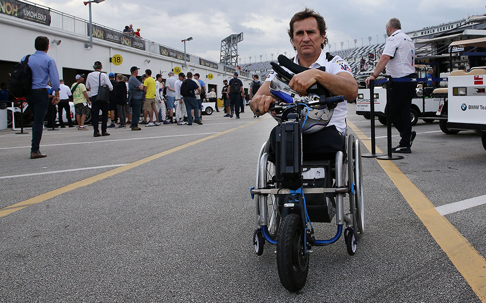車椅子に乗るアレックス・ザナルディ、2019年デイトナ24時間レースにて