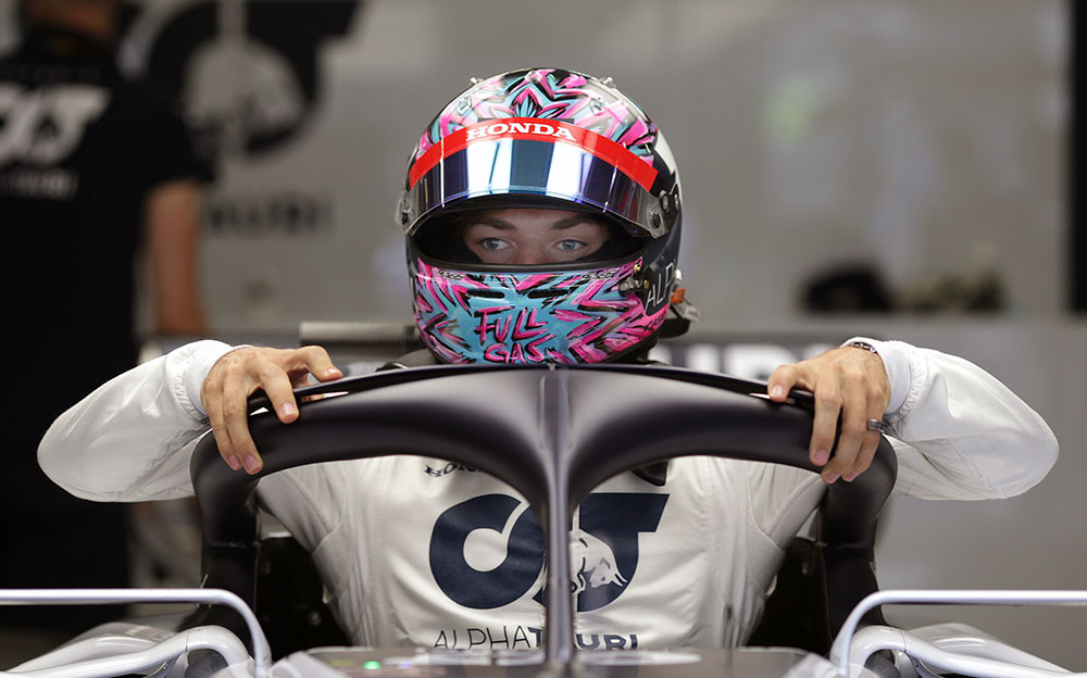 アルファタウリ・ホンダAT01に乗り込むピエール・ガスリー、2020年F1オーストリアGP初日