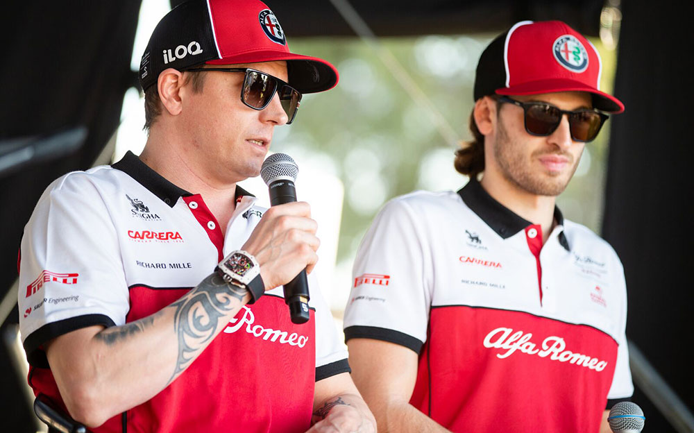 アルファロメオ・レーシングのキミ・ライコネンとアントニオ・ジョビナッツィ、2020年F1オーストラリアGPにて