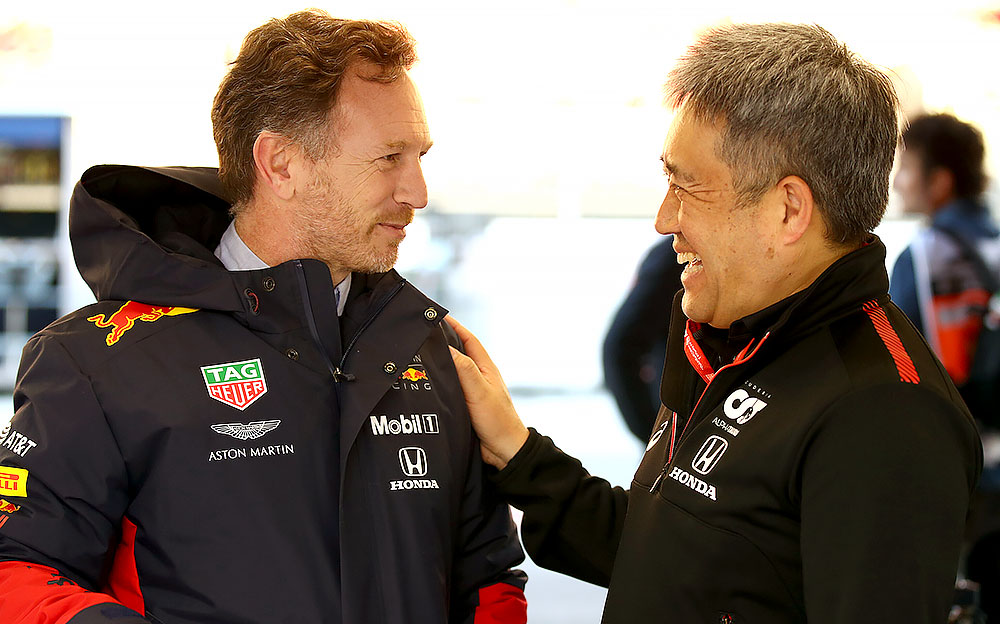 レッドブル・レーシングのクリスチャン・ホーナー代表とホンダF1の山本雅史マネージング・ディレクター、2020年バルセロナテストにて