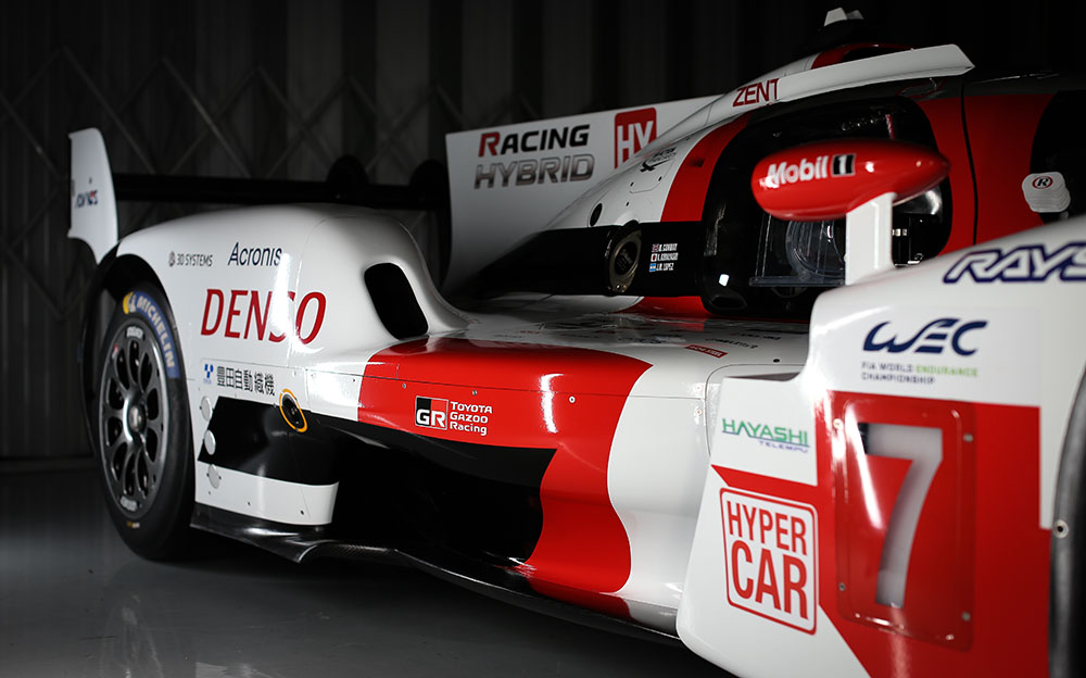 TOYOTA GAZOO Racingの2021年FIA世界耐久選手権（WEC）用ル・マン・ハイパーカーGR010 HYBRIDのスタジオショット細部