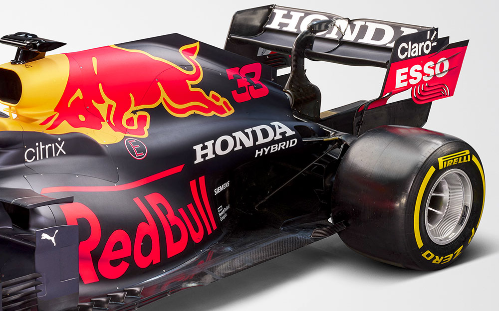 マックス・フェルスタッペンとセルジオ・ペレスが駆るレッドブル・ホンダの2021年型F1マシン「RB16B」拡大イメージ (2)