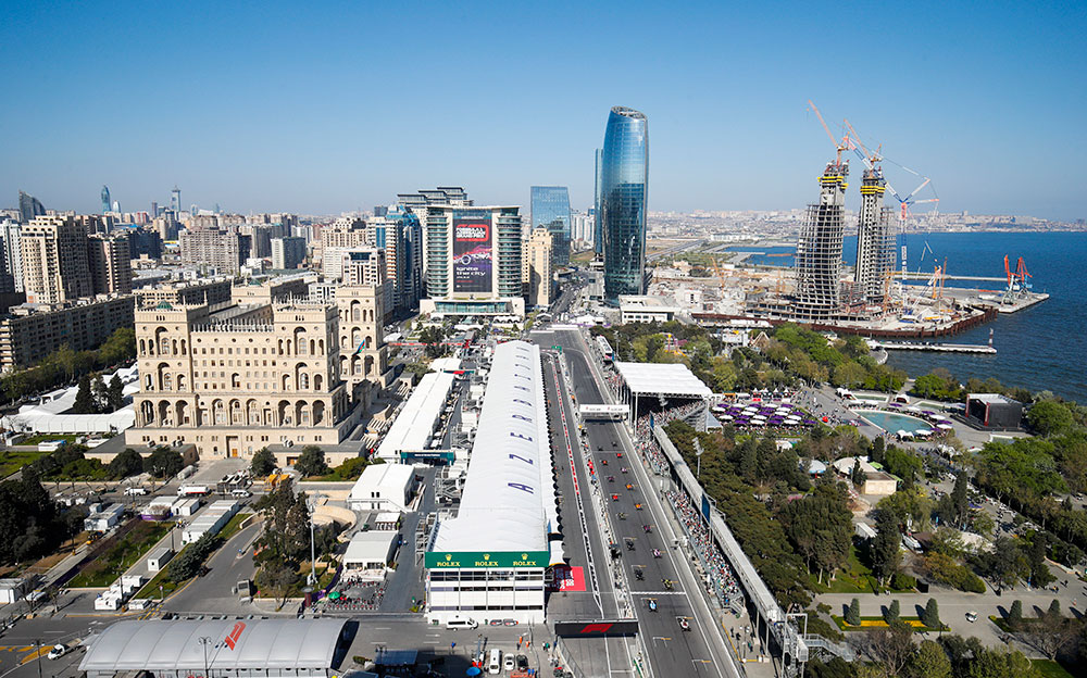 バクー市街地コースの空撮写真、2019年F1アゼルバイジャンGPにて