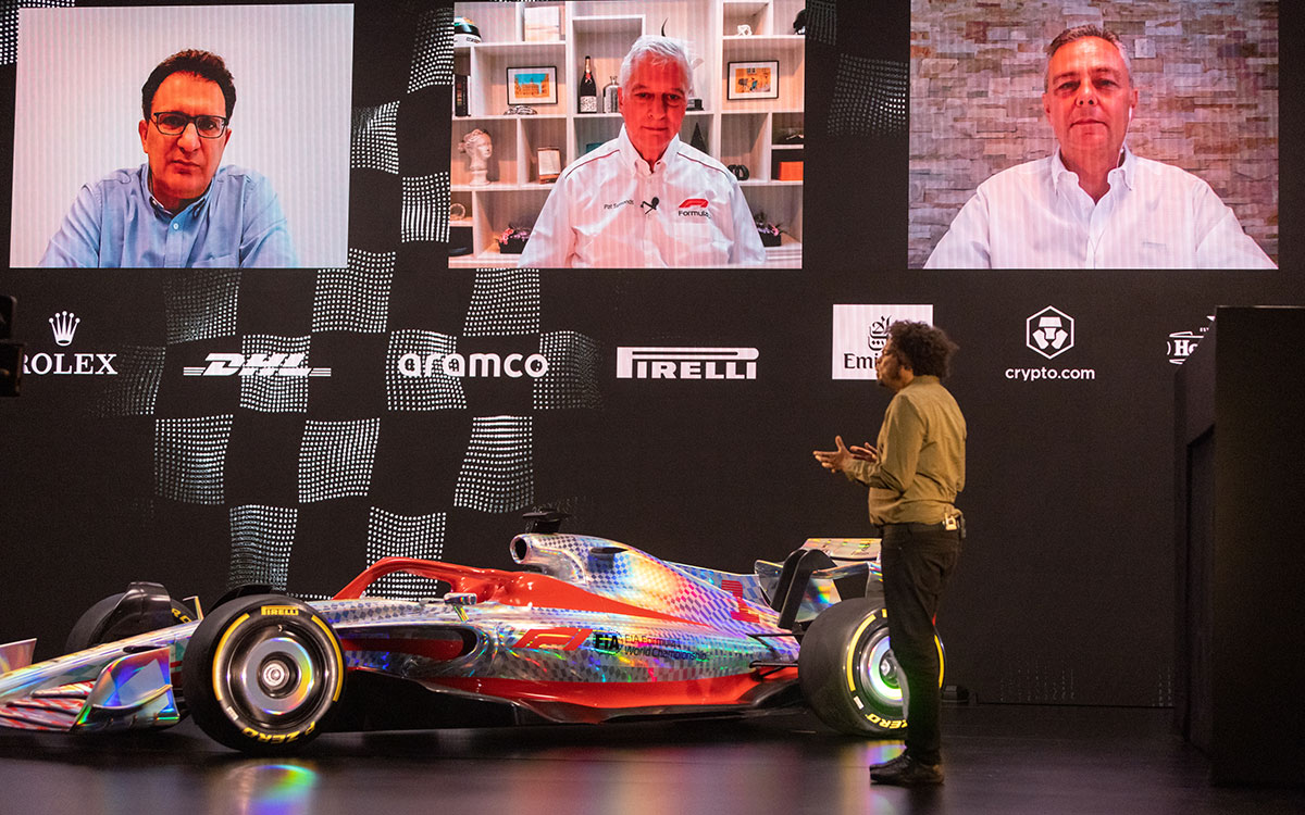 虹色の2022年型F1マシン実物大モデル、2021年7月15日にF1イギリスGPの舞台シルバーストン・サーキットで開催されたイベント「F1 One Begins」にて (16)