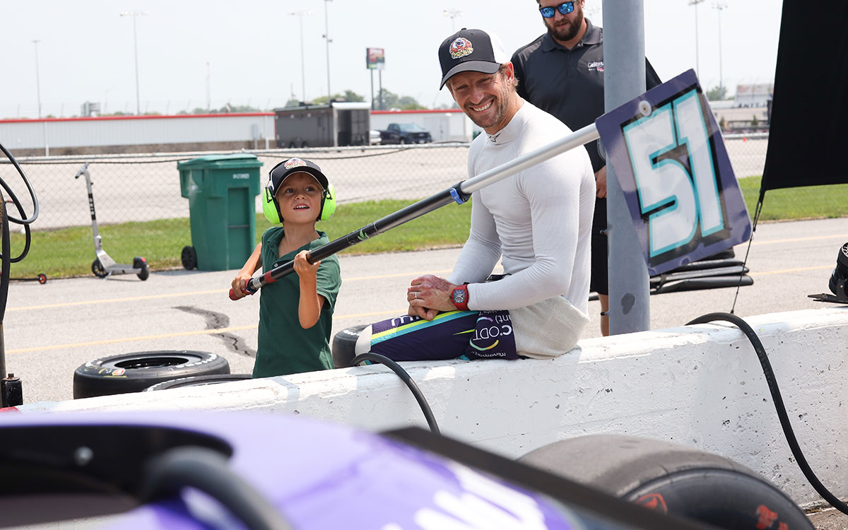 デイル・コイン・レーシングのロマン・グロージャンと息子、2021年7月27日ゲートウェイ・インターナショナル・レースウェイにて