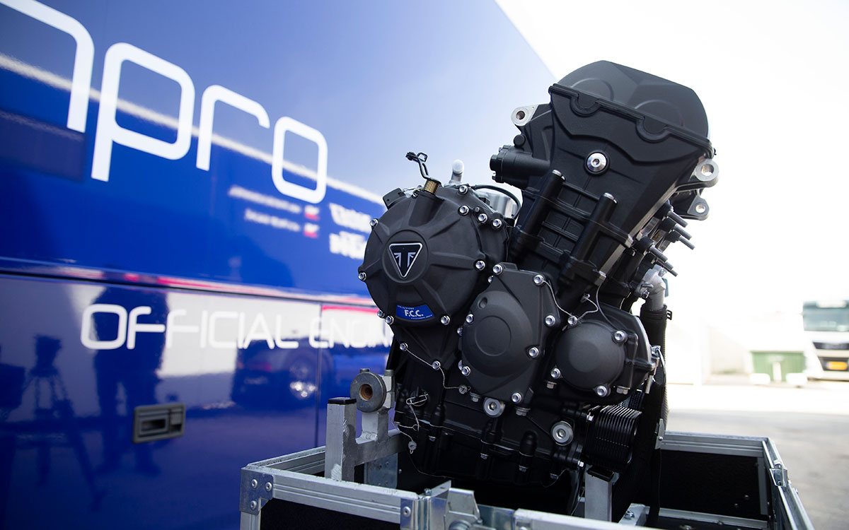 トライアンフがMoto2に供給する3気筒765ccエンジン (2)