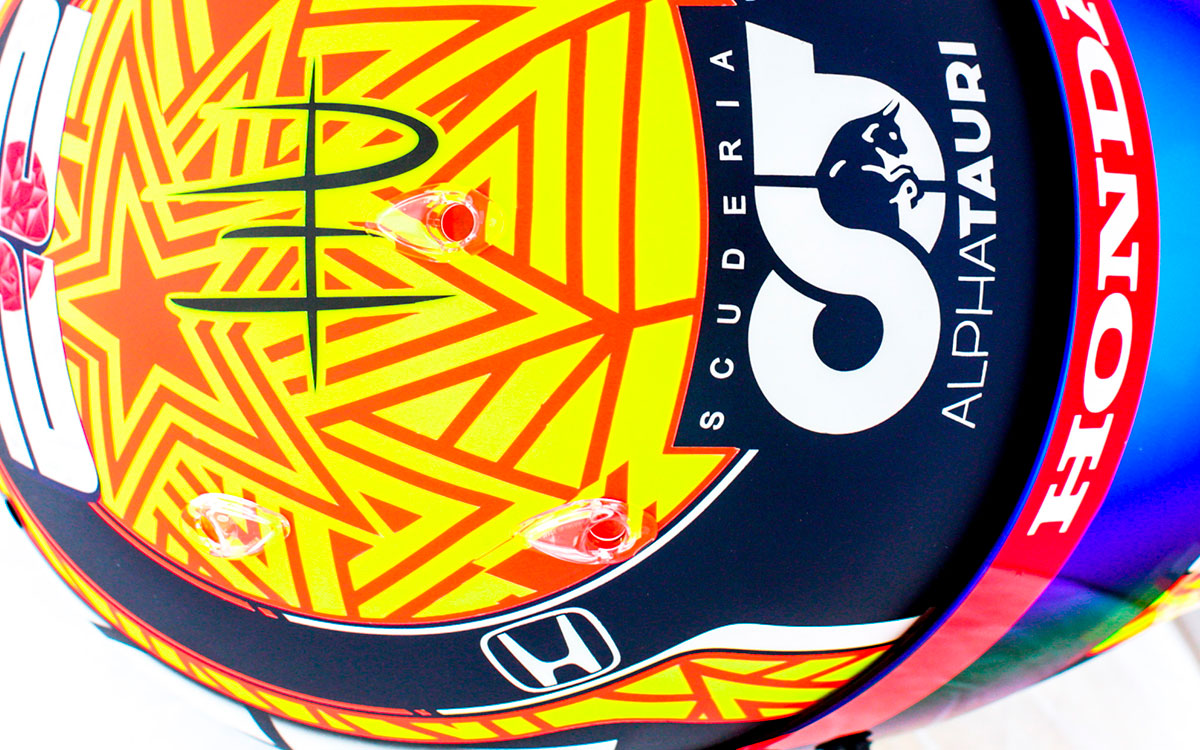 故アントワーヌ・ユベールを偲ぶ角田裕毅の2021年F1ベルギーGP仕様のスペシャルヘルメット (4)