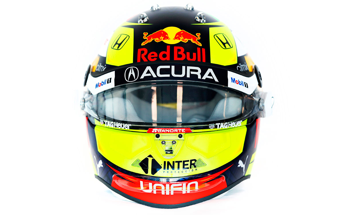 バイザーにホンダの高級車ブランド「アキュラ」のロゴが入った2021年F1アメリカGP用のセルジオ・ペレス（レッドブル）のスペシャルヘルメット