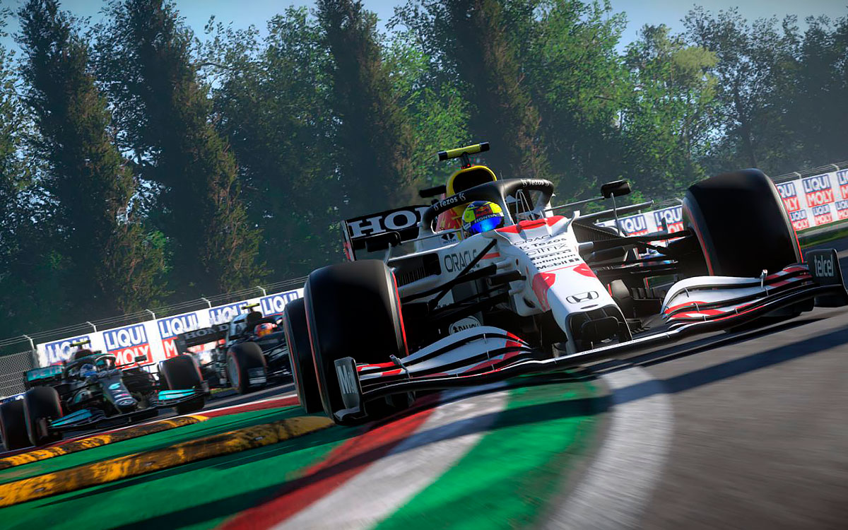 公認ゲーム「F1-2021」のイモラ・サーキットを駆け抜けるホンダトリビュート・カラーのレッドブル・レーシングRB16Bをドライブするセルジオ・ペレス