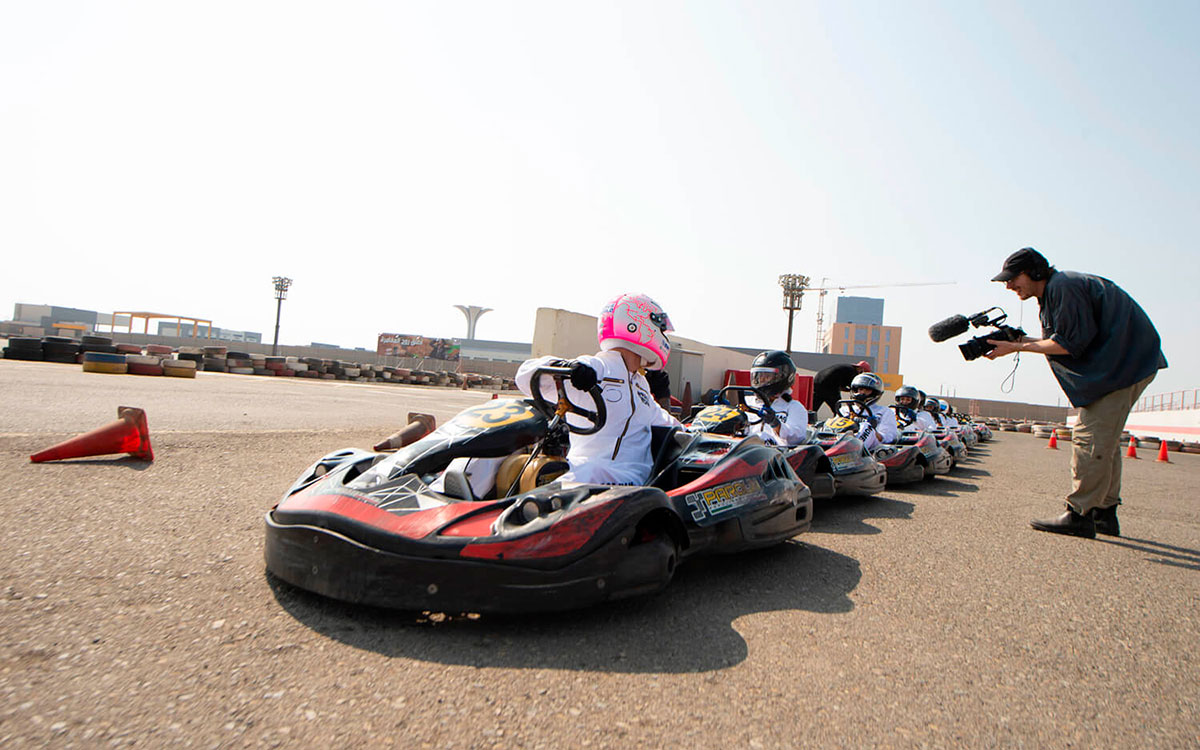 アストンマーチンF1のセバスチャン・ベッテルがF1サウジアラビアGPに合わせて主催した女性限定のカートイベントの様子 (2)