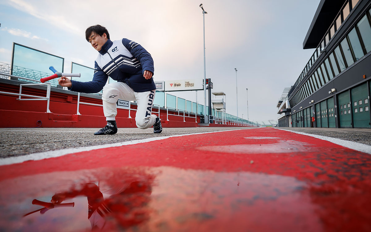 アルファタウリの角田裕毅、2022年2月15日のミサノ・サーキットでの新車「AT03」シェイクダウンにて