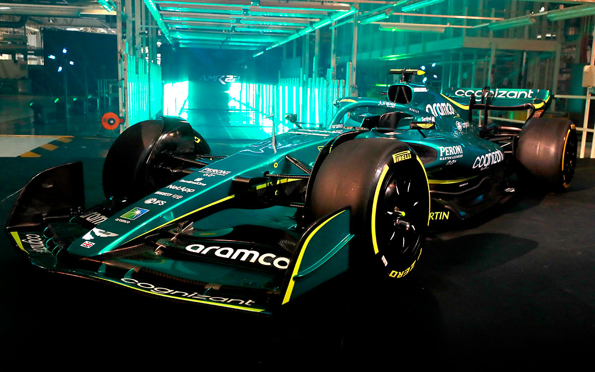 46枚の画像で見るアストンマーチンF1の2022年「AMR22」の細部と新車 