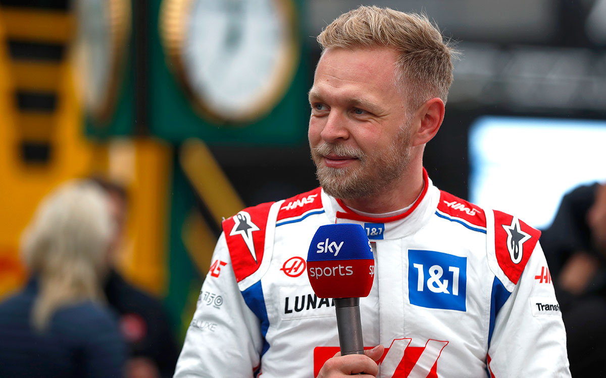 Sky Sportsのインタビューに応じるハースのケビン・マグヌッセン、2022年4月22日F1エミリア・ロマーニャGP