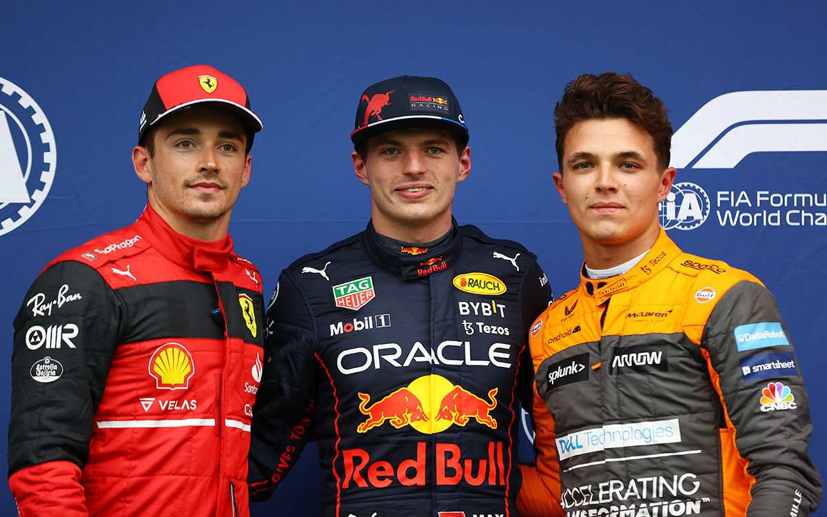予選2番手のシャルル・ルクレール（フェラーリ）、ポールポジションのマックス・フェルスタッペン（レッドブル）、3番手のランド・ノリス（マクラーレン）、2022年4月22日F1エミリア・ロマーニャGP予選