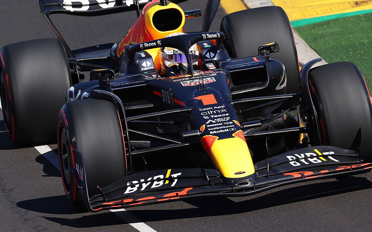 アルバート・パーク・サーキットを周回するレッドブル・レーシングのマックス・フェルスタッペン、2022年4月8日F1オーストラリアGPフリー走行1