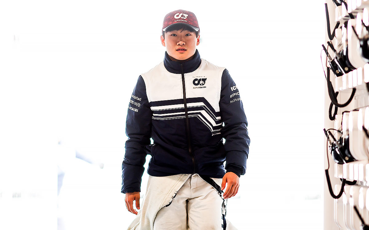 ガレージ内を歩くアルファタウリの角田裕毅、2022年6月18日F1カナダGP予選