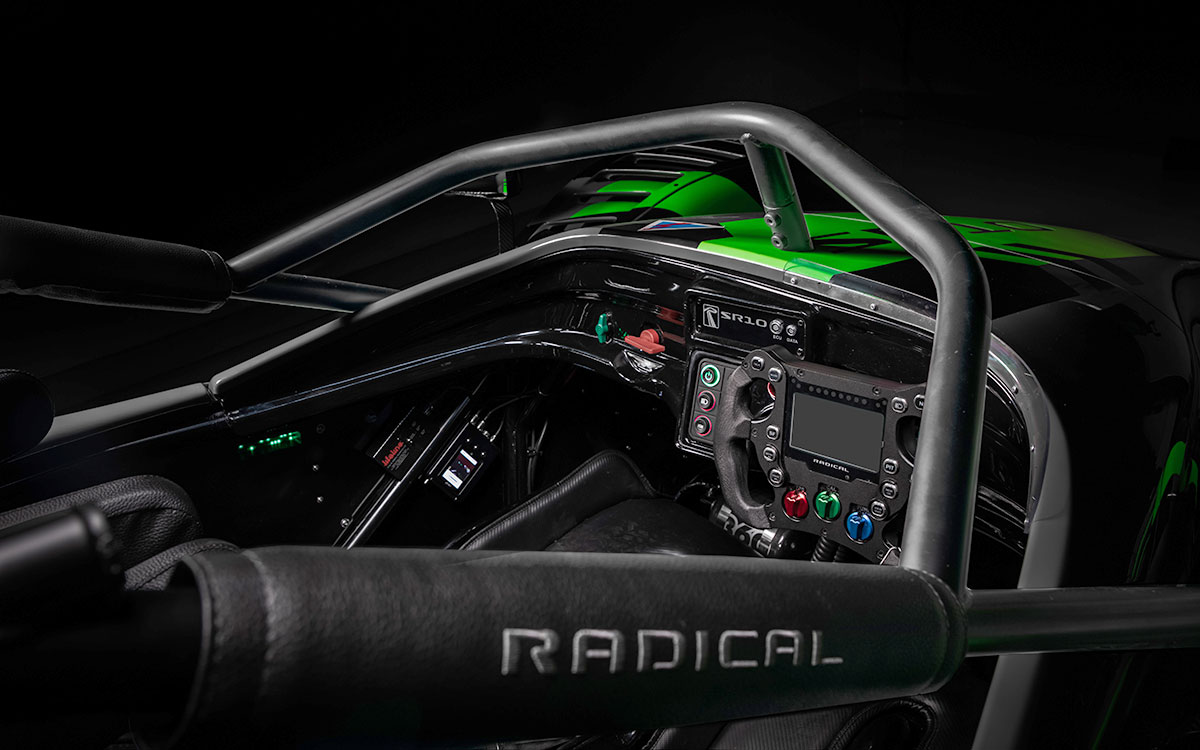 コックピット保護デバイス「ヘイロー」が搭載されたラディカル・スポーツカーズ社の2022年モデルのSR10 (4)