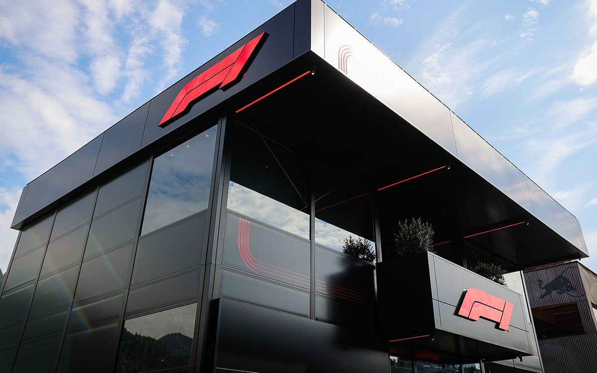 レッドブル・リンクに仮設されたF1のモーターホーム、2022年7月7日F1オーストリアGP