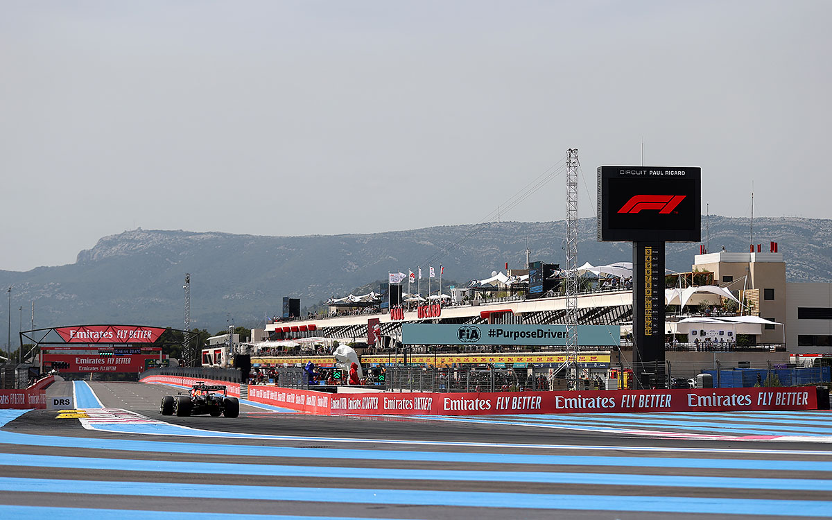 ポール・リカール・サーキットを走行するレッドブル・ホンダのマックス・フェルスタッペン、2021年6月18日F1フランスGP