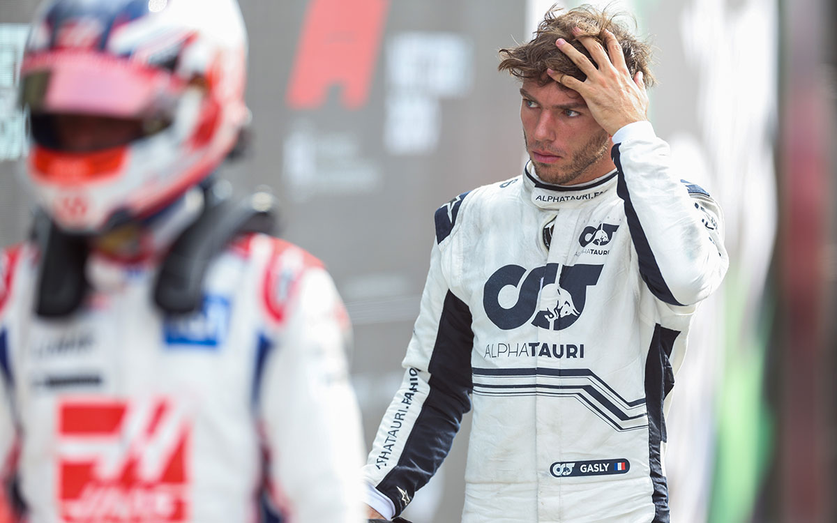 レース後のパルクフェルメで不満な表情を浮かべるピエール・ガスリー（アルファタウリ）、2022年9月4日F1オランダGP決勝レース