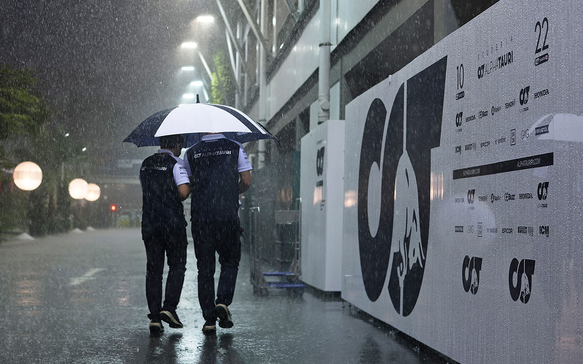 決勝直前に雨に見舞われたマリーナベイ市街地コース、2022年10月2日F1シンガポールGP