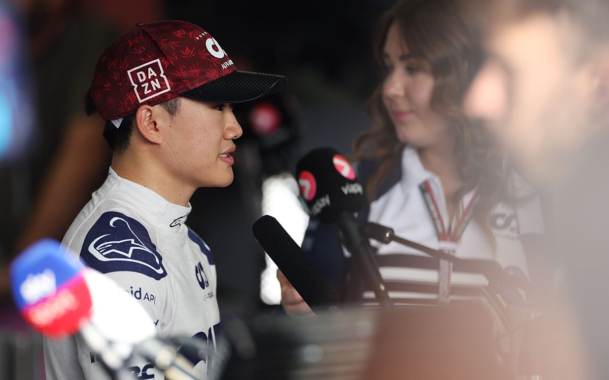 予選を終えてインタビューに応じる角田裕毅（アルファタウリ）、2022年10月8日F1日本GP