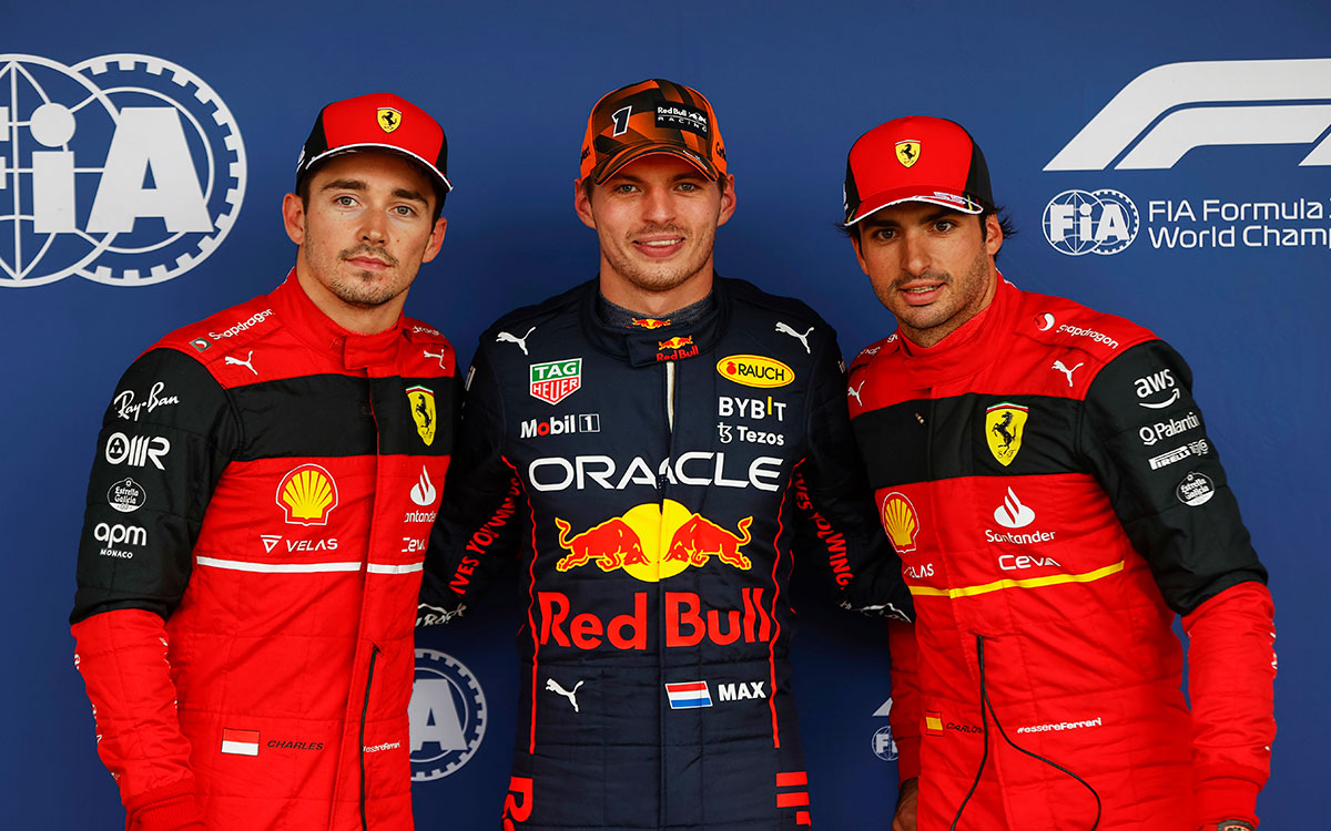 シャルル・ルクレール（フェラーリ）、マックス・フェルスタッペン（レッドブル）、カルロス・サインツ（フェラーリ）、2022年10月8日F1日本GP予選