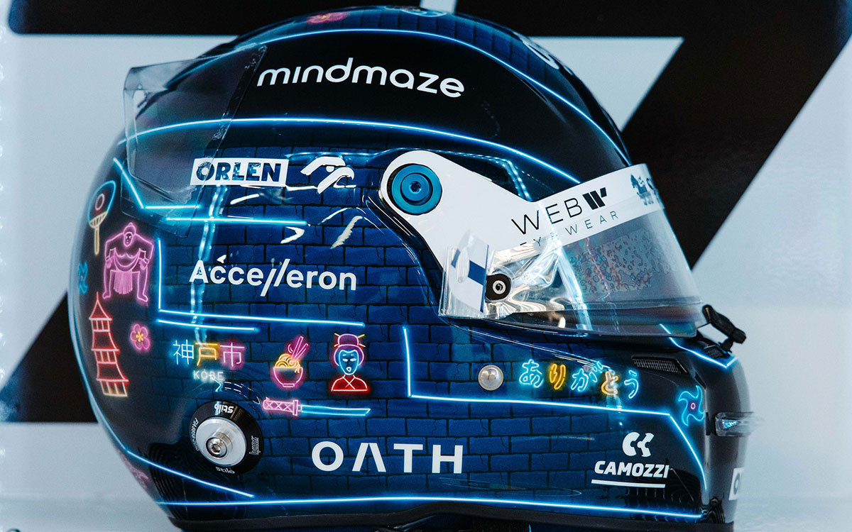 バルテリ・ボッタス(アルファロメオ) 2022年F1日本GP ネオンモチーフのスペシャルヘルメット(4)