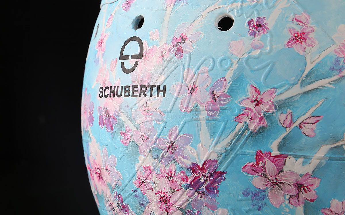 桜をモチーフにしたミック・シューマッハ（ハース）の2022年F1日本GPスペシャル・ヘルメット (2)
